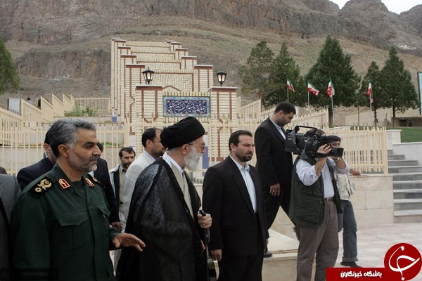 عکس کمتر دیده شده از امام خامنه ای و سردار سلیمانی