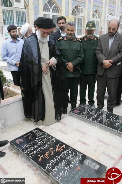 عکس کمتر دیده شده از امام خامنه ای و سردار سلیمانی