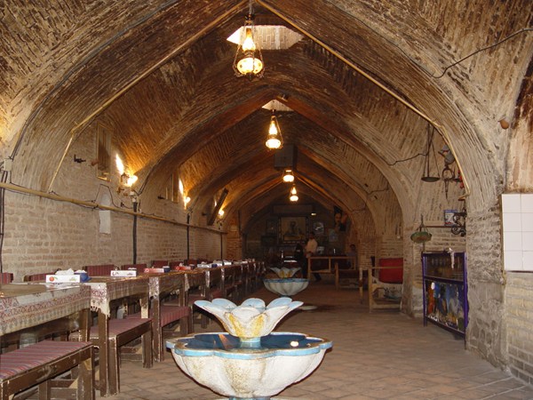 كاروانسراسنگی از قدیمی ترین آثار برجا مانده بر سطح شهر زنجان