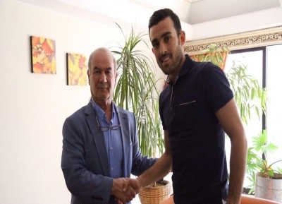 سه بازیکن جدید آبی پوش در یک قاب