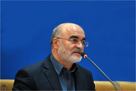 تصور می کنم که رهبری از شعار و سخنرانی مسئولان ناراضی است/ کشورهای دوست حاضر به برگرداندن پولمان نیستند