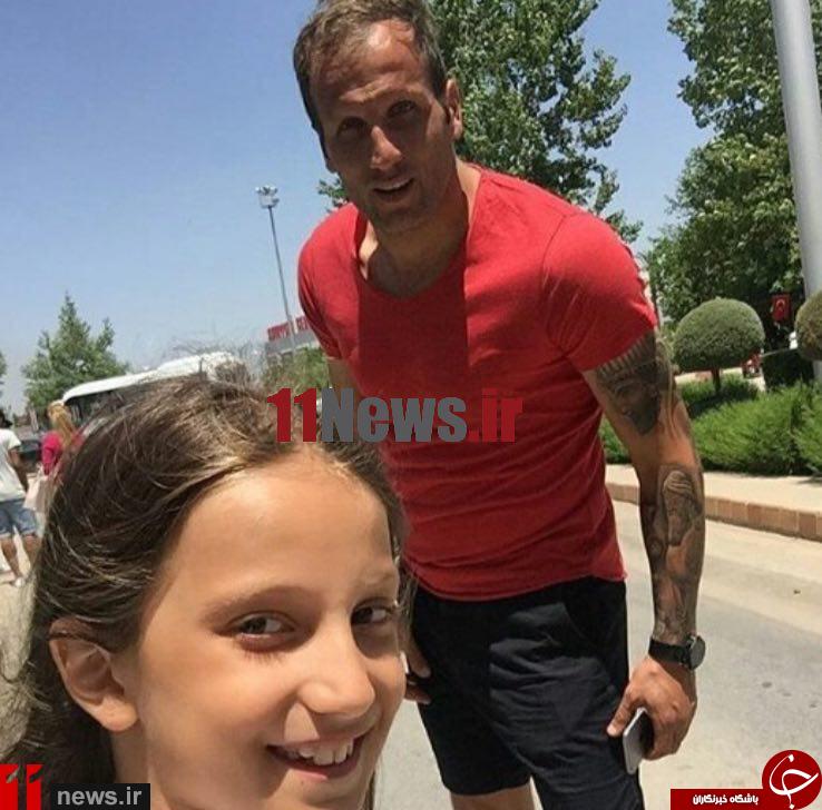 تتوی پادشاه هخامنشی روی دست كاپيتان پرسپوليس+عكس