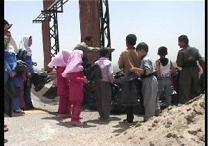 مشارکت جمعی از فعالان محیط زیست مهاباد در پاکسازی غار سهولان