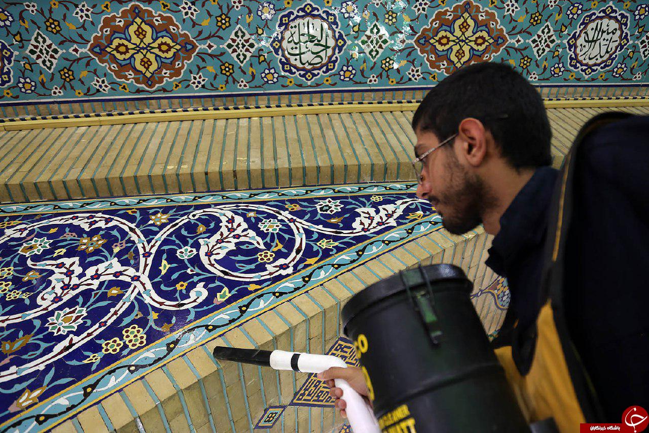 آیین غبارروبی و عطرافشانی مسجد مقدس جمکران + تصاویر