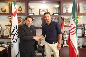 شهريار مغانلو مهاجم جوان تيم فوتبال پيكان قراردادش را تمديد كرد
