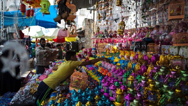 استقبال از ماه رمضان در کشورهای مختلف جهان به روایت تصویر