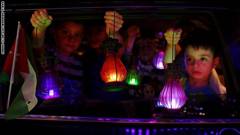 استقبال از ماه رمضان در کشورهای مختلف جهان به روایت تصویر