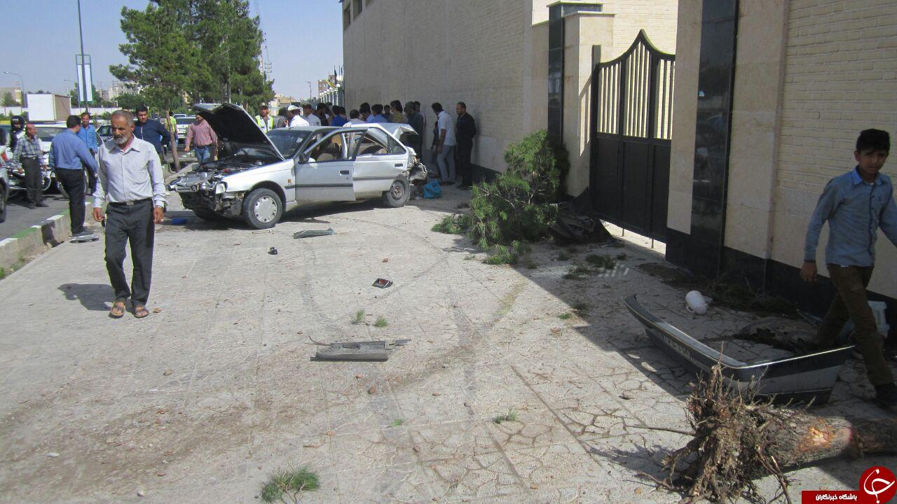 تصادف پژو 405 در سمنان و پنج مصدوم + عکس