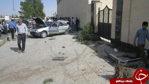 تصادف پژو 405 در بلوار 17 شهریور و به جای گذاشتن 5 مصدوم