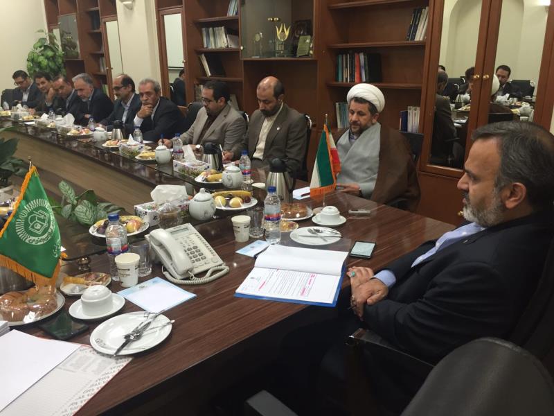 تقویت ارتباط حوزه ی علمیه و دانشگاه برای حل عالمانه ی چالش های خراسان رضوی