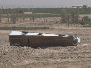 خسارت تند باد در راور
