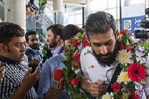 پاداش ملی‌پوشان به کاپیتان اهدا شد