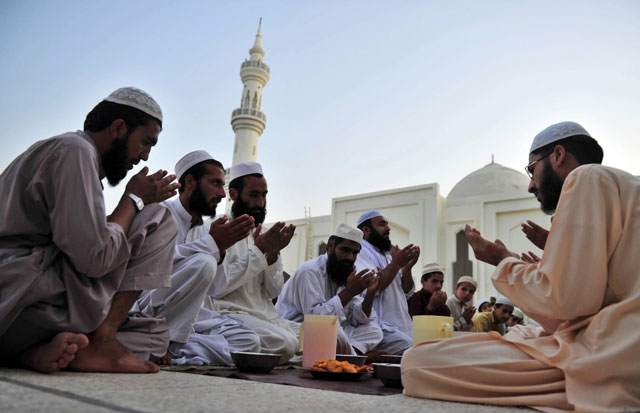 سنت رمضان در پاکستان؛ از پخت زولبیای 
