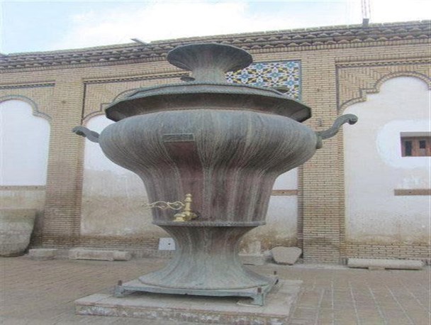 نصب یکی از بزرگترین سماورهای سنگی جهان در مشهد