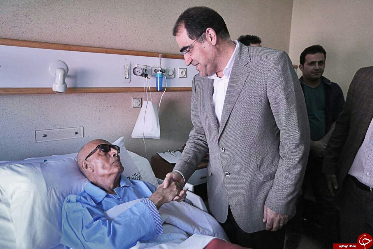 نماز فرزندان شهید مدافع حرم به امامت بابا/سیدمحمدحسین طباطبایی در محضر رهبر انقلاب/عیادت وزیر بهداشت از عباس کیارستمی/لئوناردو دی&zwnj;کاپریو در لباس مولانا