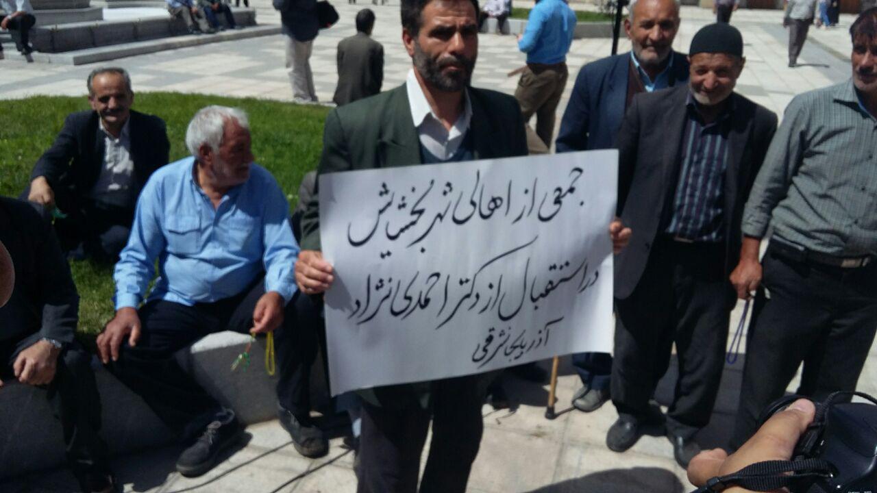 حضور احمدی نژاد درجمع زنجانی ها+تصویر