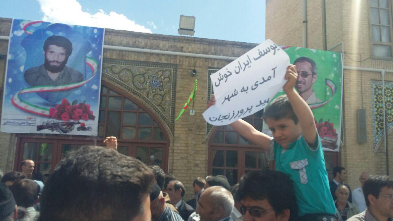 حضور احمدی نژاد درجمع زنجانی ها+تصویر