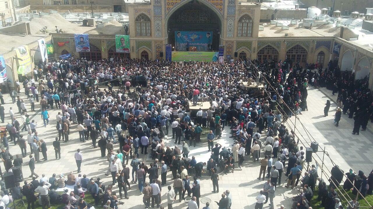 از حضور کمرنگ بانوان تاسرودن شعر در وصف احمدی نژاد+تصاویر