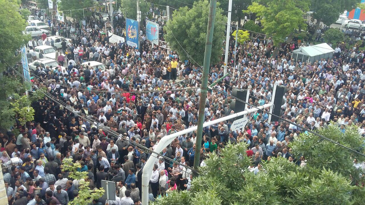 از حضور کمرنگ بانوان تا سرودن شعر در وصف احمدی نژاد+تصاویر