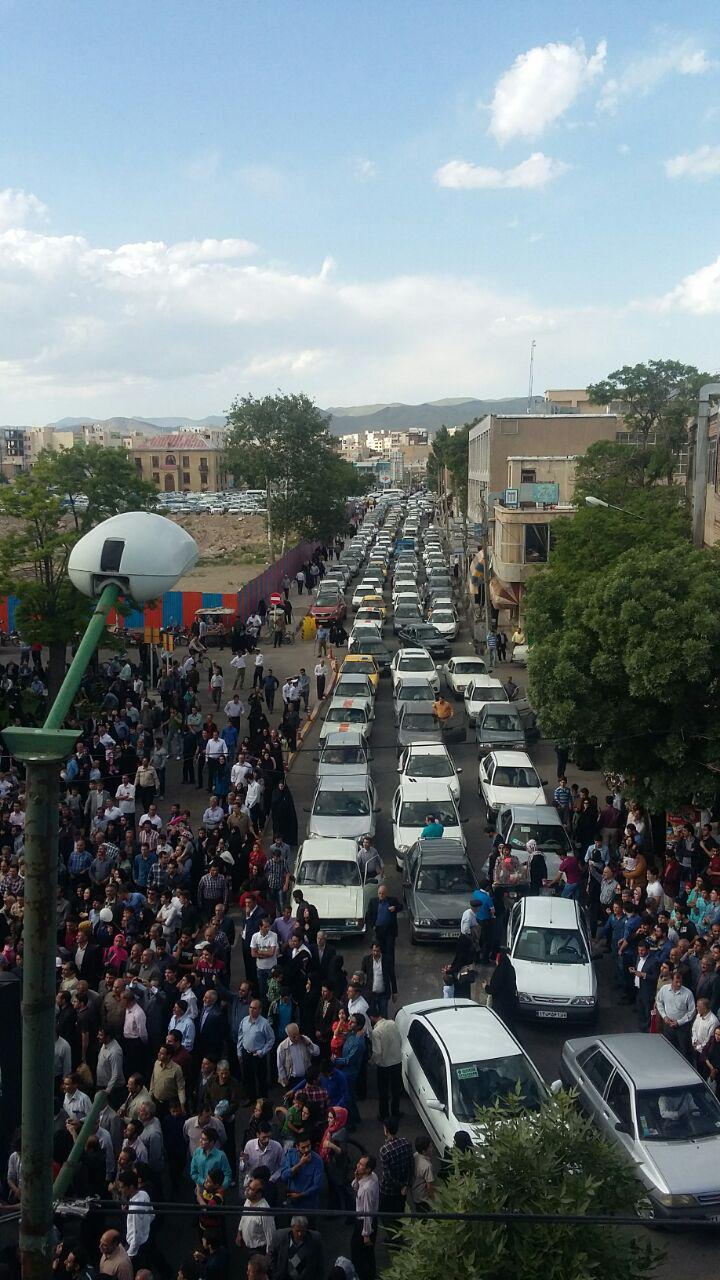 از حضور کمرنگ بانوان تا سرودن شعر در وصف احمدی نژاد+تصاویر