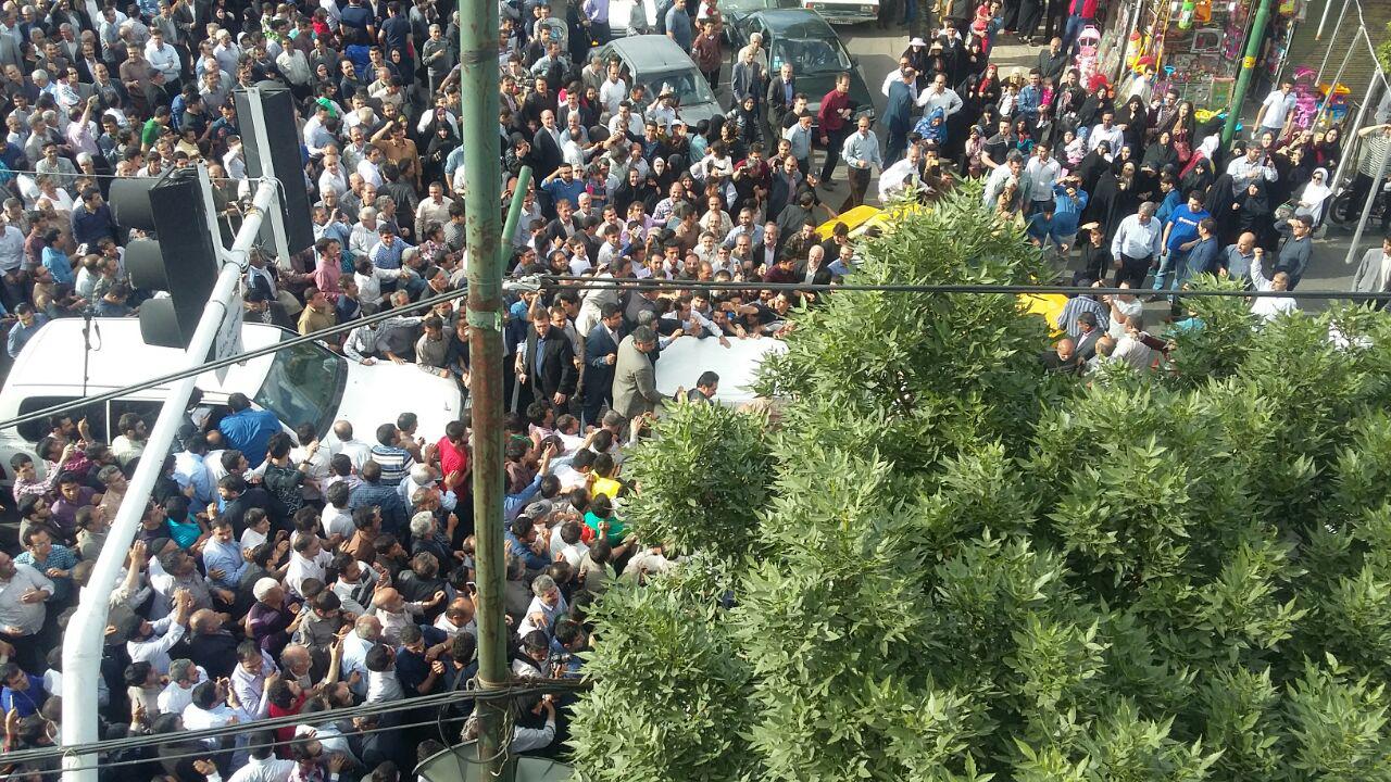 از حضور کمرنگ بانوان تا سرودن شعر در وصف احمدی نژاد+تصاویر