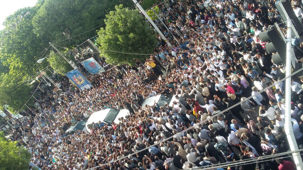 از حضور کمرنگ بانوان تا سرودن شعر در وصف احمدی نژاد+تصاویر