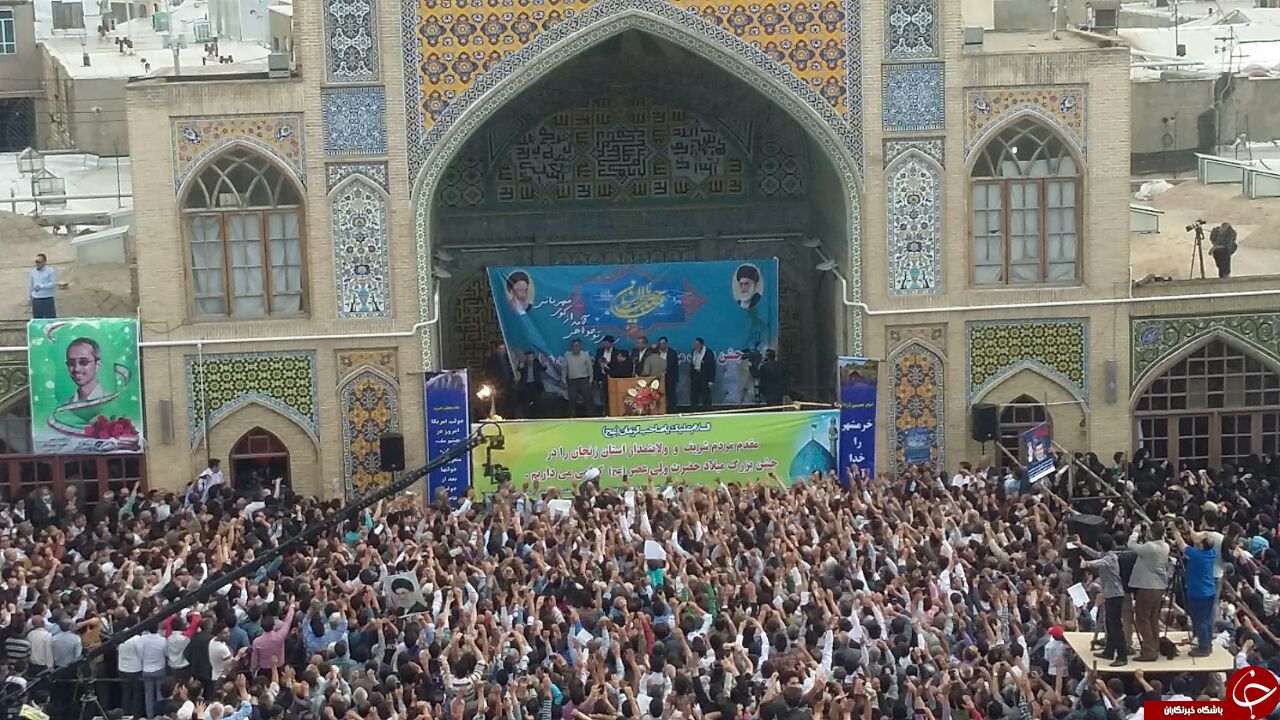 احمدی نژاد وارد مسجد جامع زنجان شد