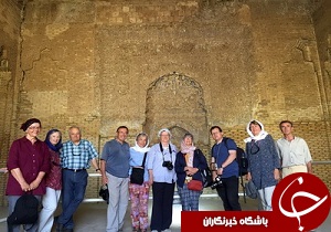 بازدید گردشگران سوئیسی از بناهای تاریخی قزوین