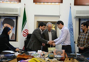 تقدیر از هنرمندان صنایع دستی استان، در روز جهانی صنایع دستی
