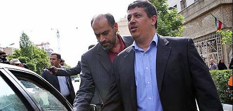 مهدی هاشمی بر بالین مادر حاضر شد