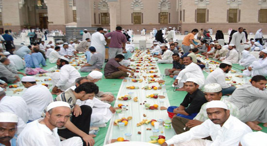 رمضان در "سودان"؛ از صله رحم مردم تا افطاری دسته جمعی در خیابان‌های خارطوم + تصاویر
