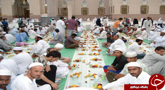 رمضان در سودان ؛ از صله رحم مردم تا افطاری دسته جمعی در خیابان های خارطوم + تصاویر رمضان در سودان ؛ از صله رحم مردم تا افطاری دسته جمعی در خیابان های خارطوم + تصاویر