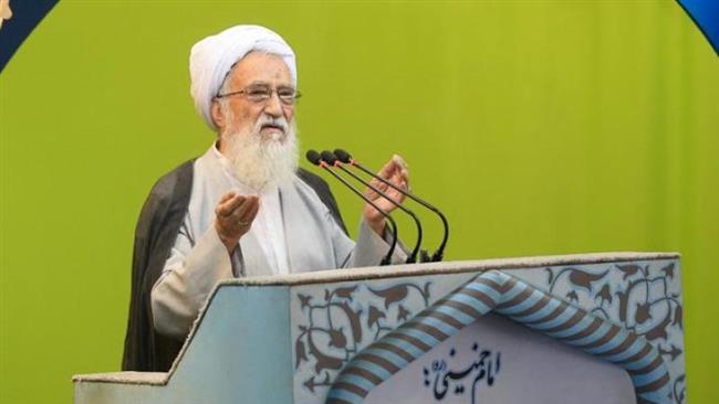 عربستان بندگی آمریکا را پذیرفته و در ریختن خون مسلمین حد و مرزی قائل نیست