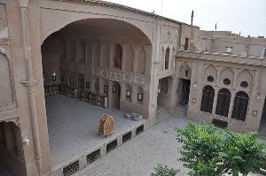 برپایی نمایشگاه اسناد رمضان در خانه لاری ها