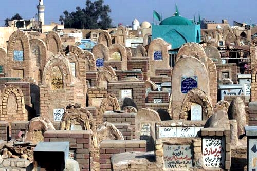دفن روزانه 100 جسد در بزرگترین قبرستان جهان