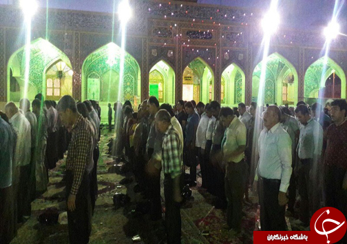 نماز مغرب و عشاء در امامزاده سید حسین(ع) کازرون + تصاویر