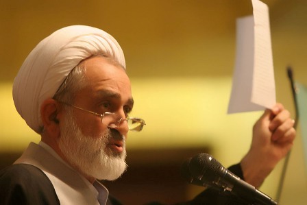 اقتدار نظام با دیپلماسی خنده به دست نمی‌آید