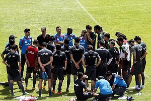 طالقانی: منفعت تیم ملی به منافع باشگاه های نظامی ارجحیت دارد