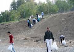 پاکسازی 10هکتار از زمین های اطراف مهران از زباله
