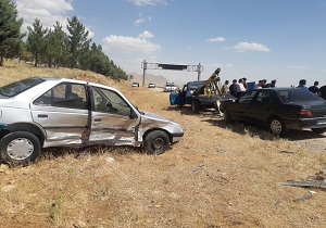 برخورد دو دستگاه خوردرو پژو در محور جوانرود به پاوه