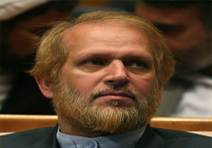 آمدن یا نیامدن احمدی‌نژاد به عملکرد روحانی بستگی دارد