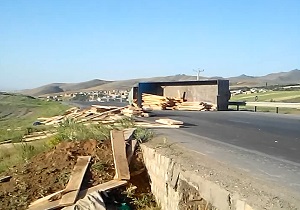 چپ کردن کامیون در همدان + فیلم