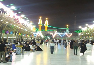 نوای دلنشین اذان صبح در بین‌الحرمین + فیلم