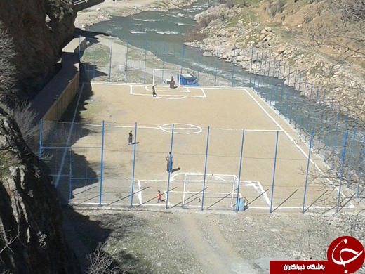ساخت ورزشگاهی زیبا توسط جوانان روستا + تصاویر
