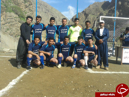 ساخت ورزشگاهی زیبا توسط جوانان روستا + تصاویر