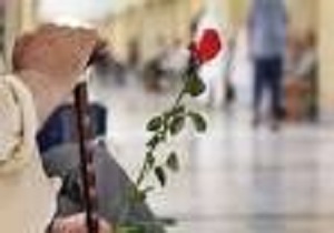 چشم انتظاری سالمندان در پشت دیوارهای شهر