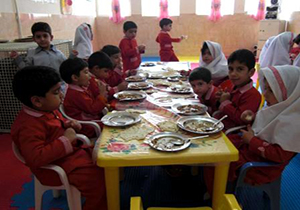 نظارت بر توزیع غذای گرم در مهدکودک ها