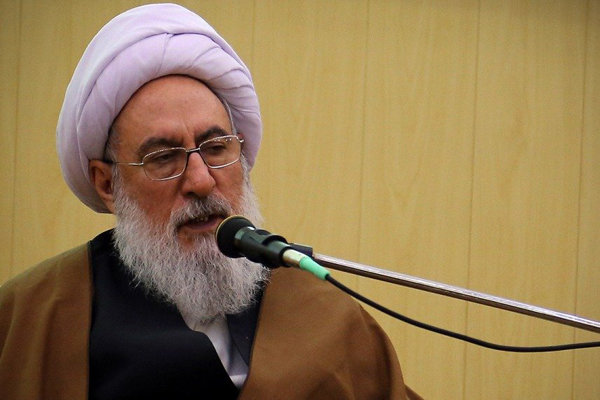 آیت‌الله مجتهد شبستری: مسئولان نظام در مقابل آسیب‌های دشمن باید با اقتدار مقاومت کنند