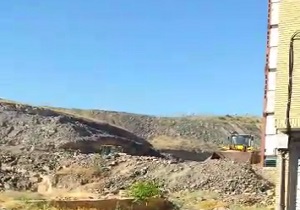 زمین‌خواری در روز روشن!! + فیلم
