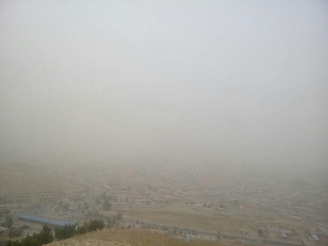 گرد و غبار آبدانان، 12 برابر حد مجاز + تصاویر